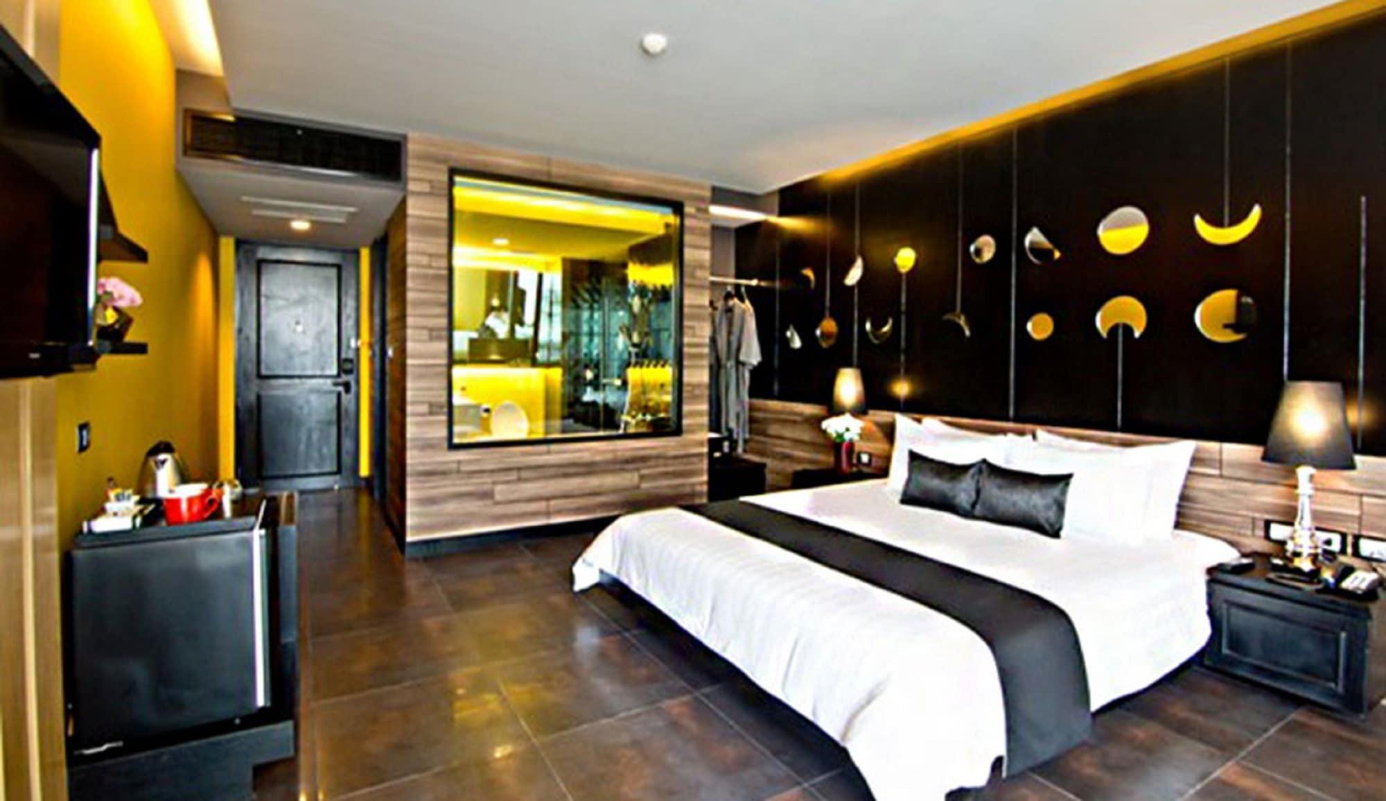 Tsix5 Quarter Hotell Pattaya Exteriör bild