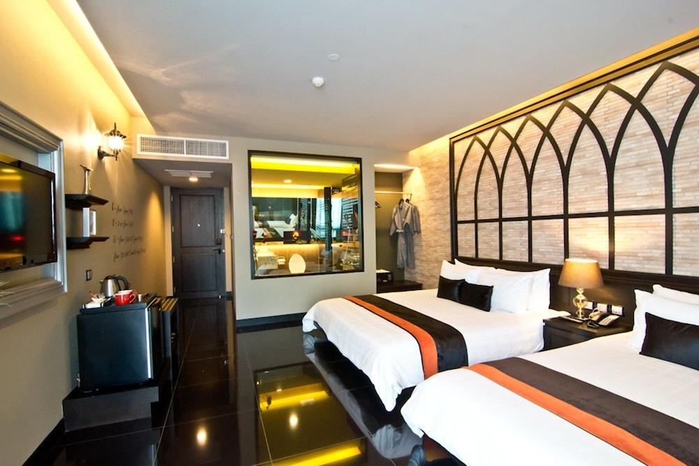 Tsix5 Quarter Hotell Pattaya Exteriör bild