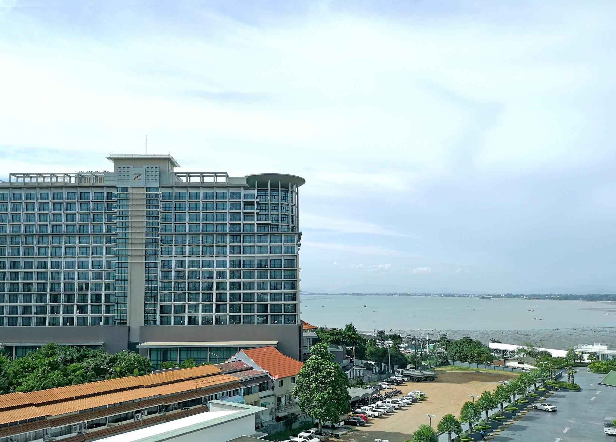 Tsix5 Quarter Hotell Pattaya Exteriör bild