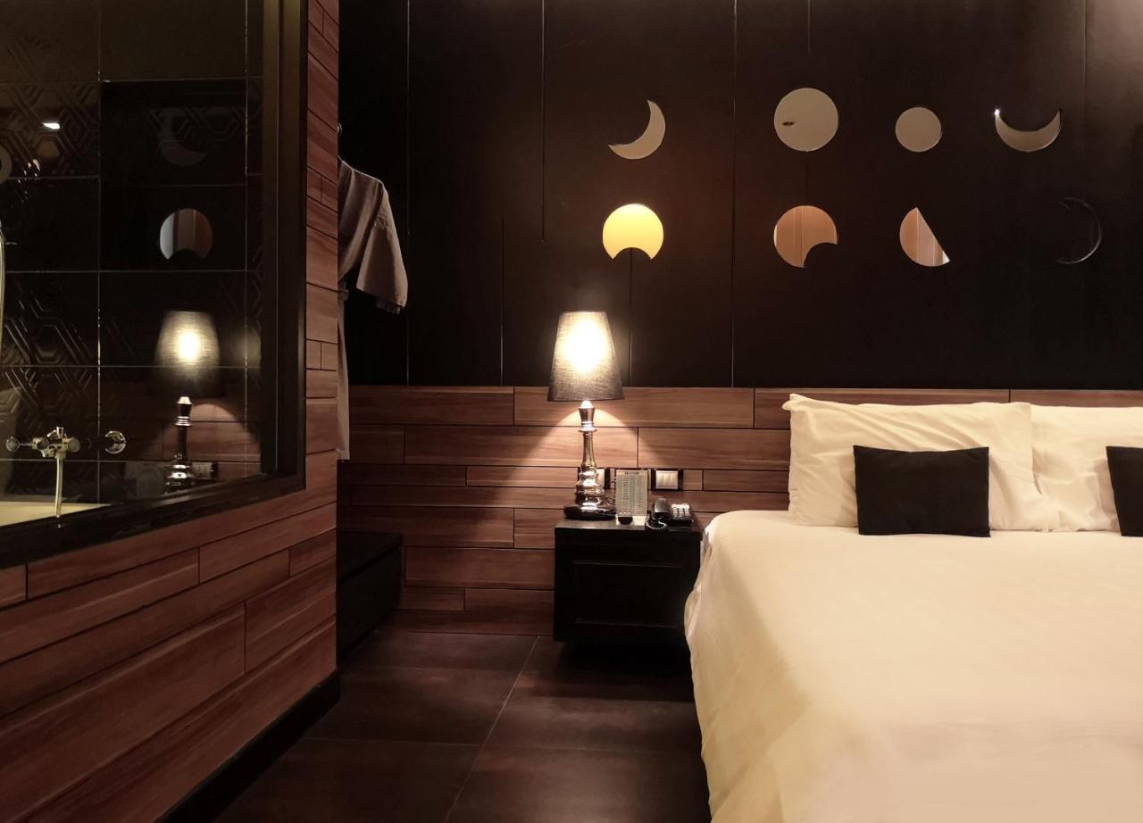 Tsix5 Quarter Hotell Pattaya Exteriör bild