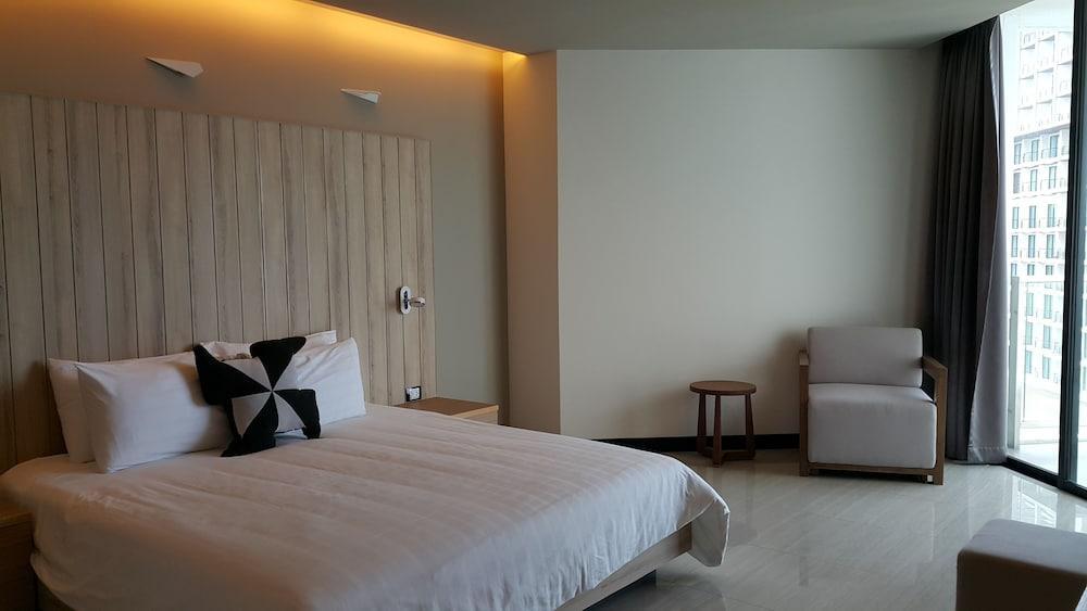 Tsix5 Quarter Hotell Pattaya Exteriör bild